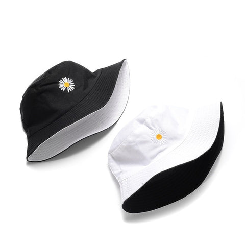 Daisy Black and White Reversible Bucket Hat - Hatdeck